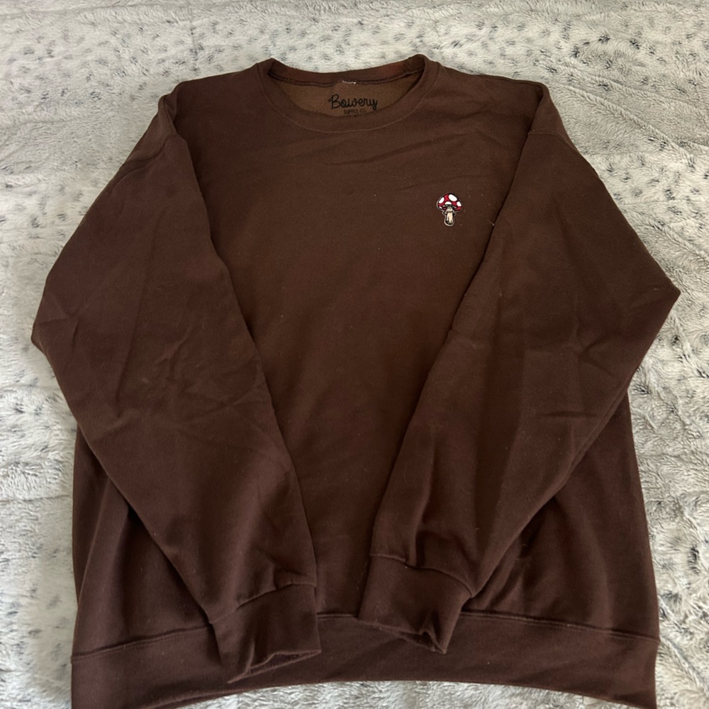 MUSHROOM CREWNECK